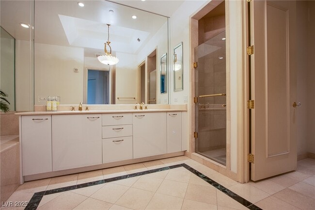 Building Photo - 2857 Paradise Rd