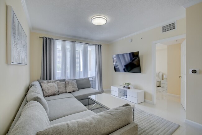 Building Photo - 17100 N Bay Rd