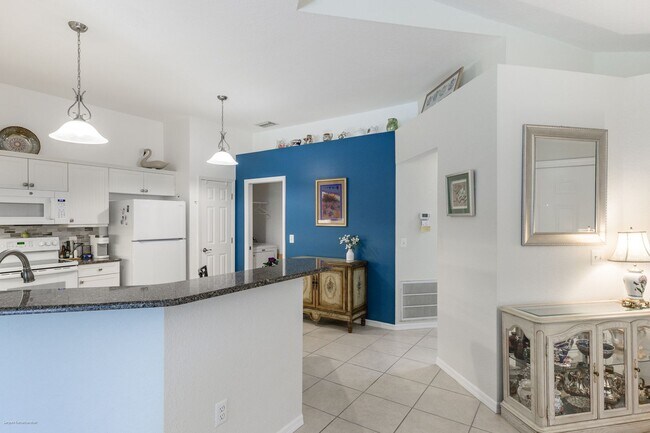 Building Photo - Turnkey Furnished Seasonal Rental – 2 Bedroom, 2 Bath in Burnt Store Marina