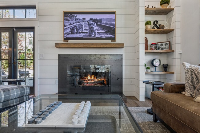 Building Photo - 1810 Quail Ct