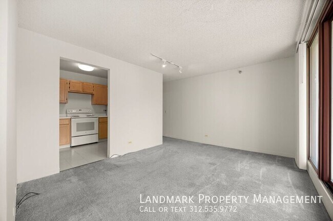 Building Photo - 200 N Dearborn St