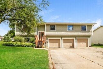 Building Photo - 371 Shenandoah Blvd