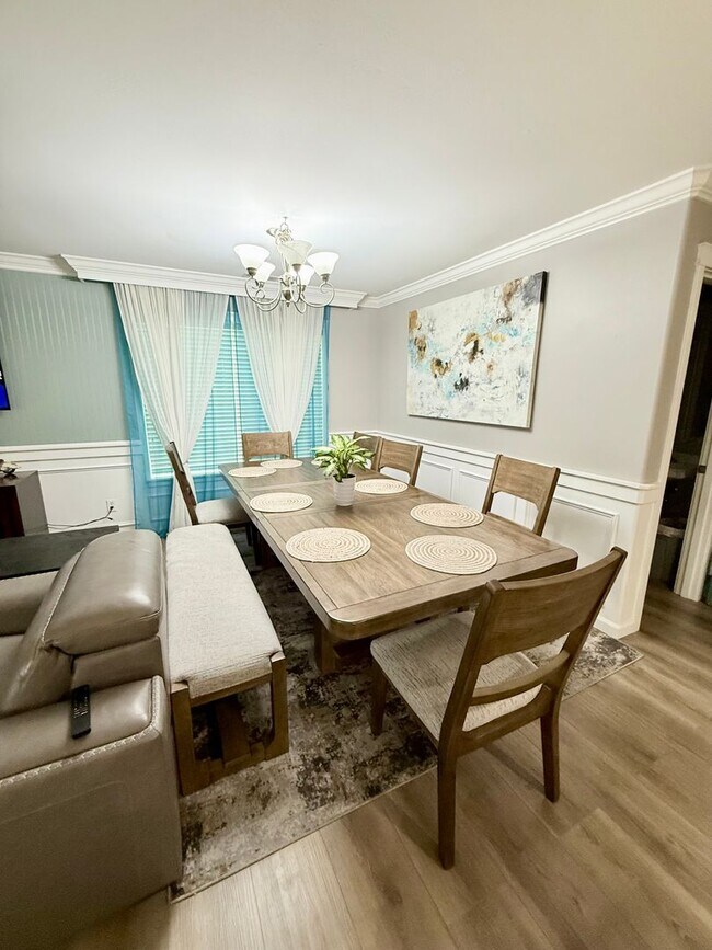 Building Photo - A stunning home in desirable Stendahl Ridge!