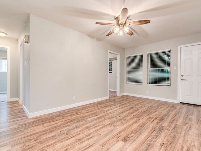 Building Photo - Fully Remodeled 4BR Home in East Austin – Modern Upgrades & Spacious Yard