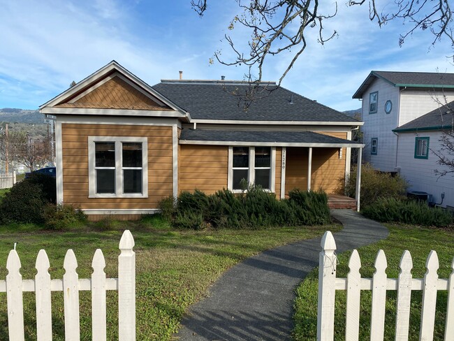 Primary Photo - 21280 Geyserville Ave