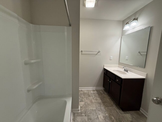 Building Photo - Updated 3 Bedroom Townhome with Harrisburg Schools