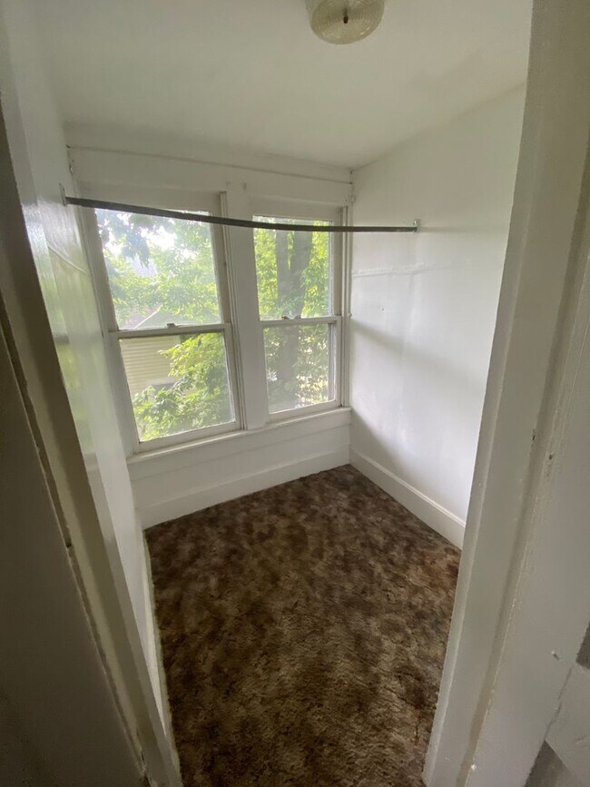 Building Photo - 2 Bedroom 2 bathroom in Alton