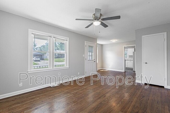 Building Photo - 10516 E 26th St S