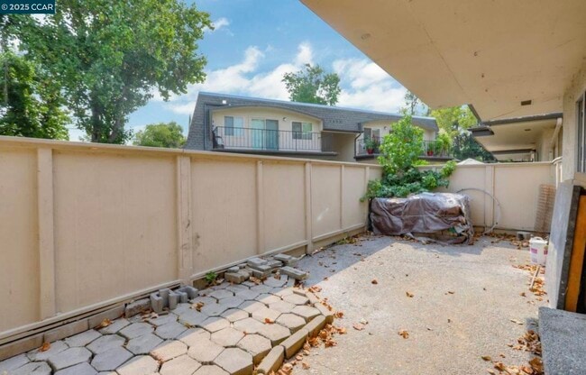 Building Photo - 1095 Mohr Ln