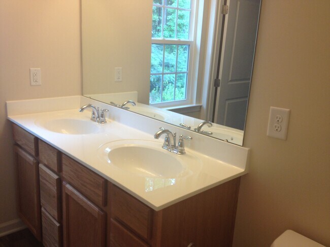 Building Photo - 3919 Beethoven Ct