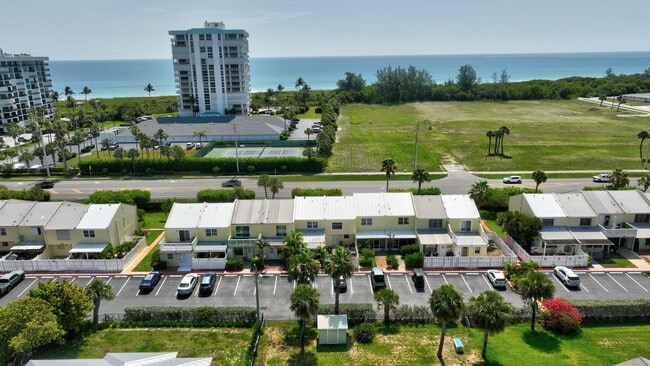 Building Photo - 2707 N Hwy A1A