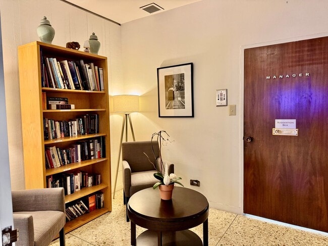 Building Photo - Million-Dollar Views, Starter Price!