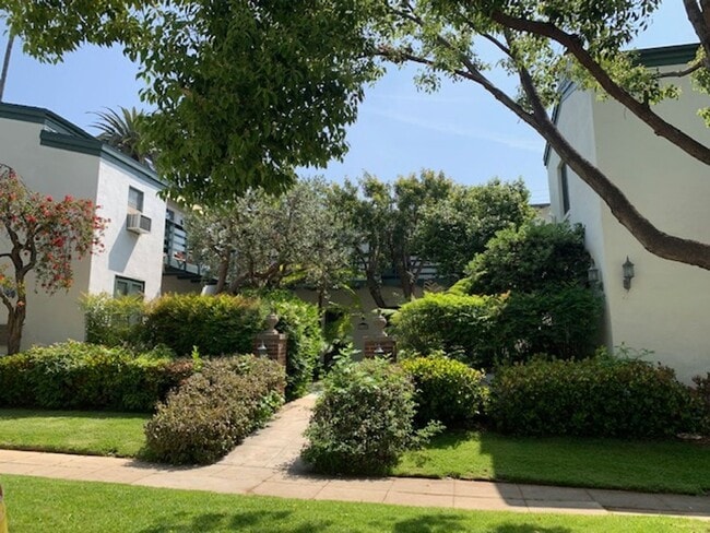Building Photo - Vintage Spanish Mediterranean Villa 1+1 - ...