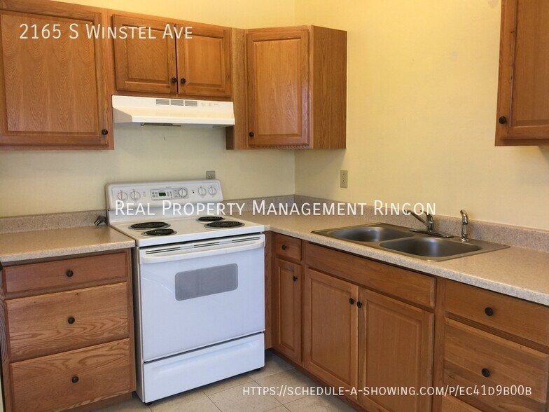 Building Photo - 2165 S Winstel Ave