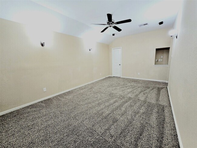Building Photo - 21914 Avalon Queen Dr