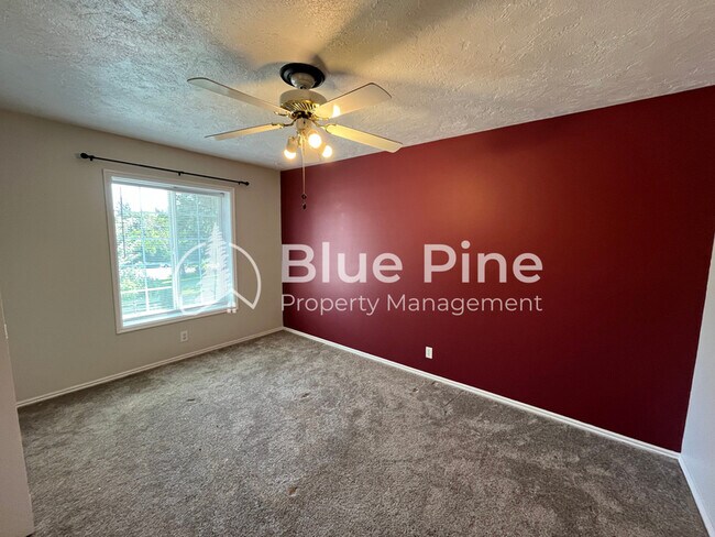 Building Photo - 395 Hemlock Cir