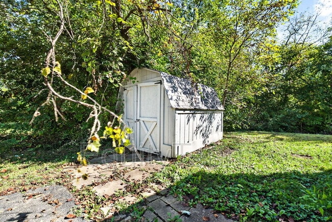 Building Photo - 10032 Regency Ct