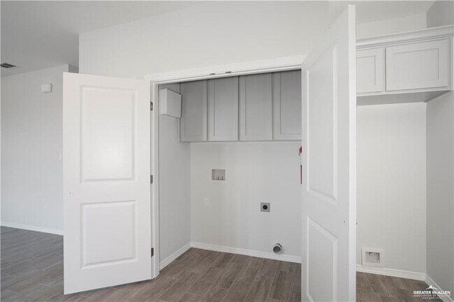 Building Photo - 33 Puffin Ave