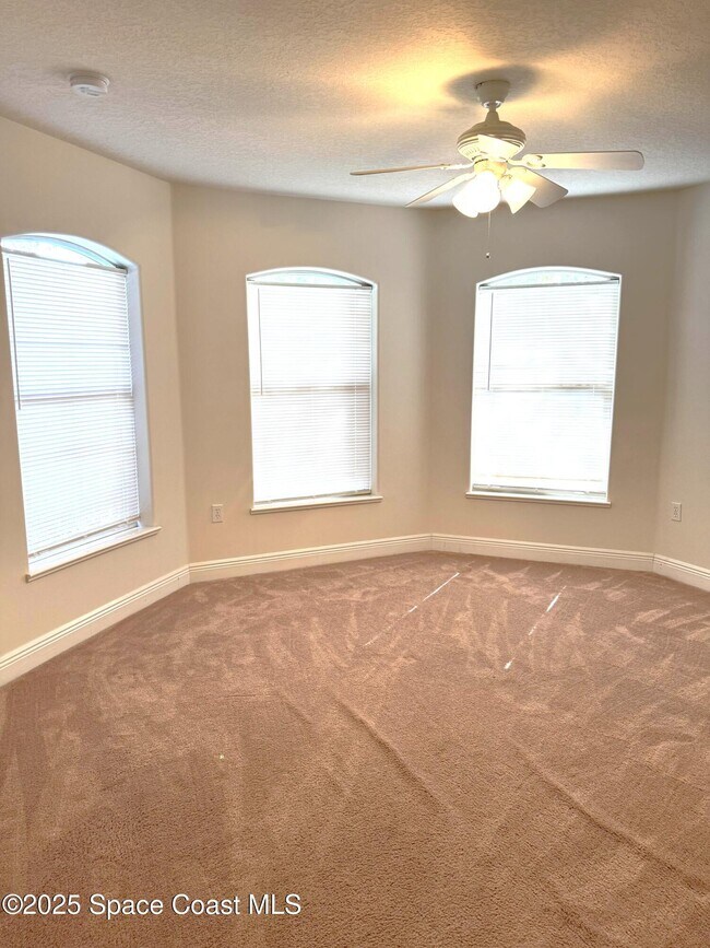 Building Photo - 4158 Rolling Hill Dr