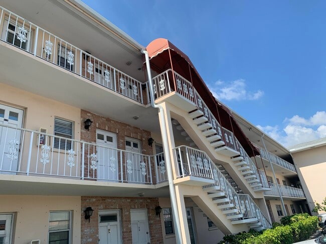 Building Photo - 120 Lehane Terrace