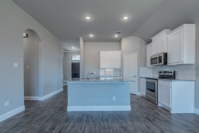 Building Photo - 422 Oleander Dr