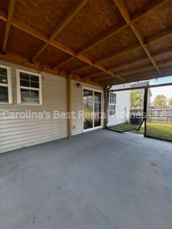 Building Photo - 148 Mariscat Pl