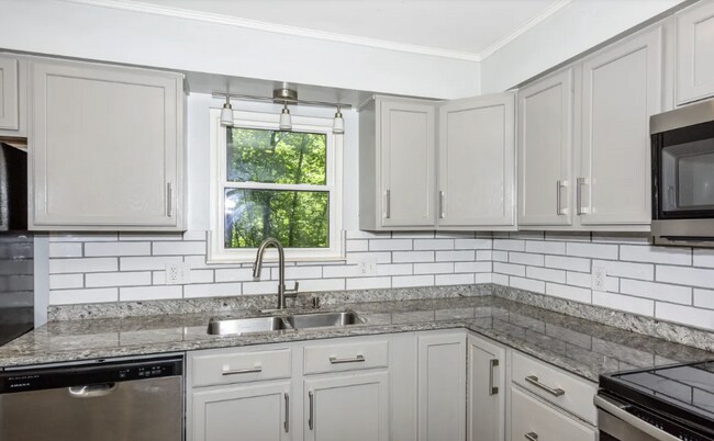Building Photo - 1412 Marconi Dr