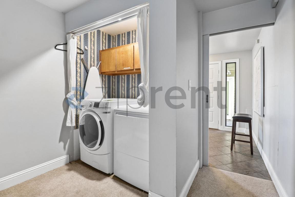 Building Photo - Unit 9750