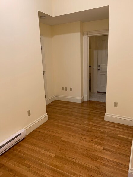 Building Photo - 195 Commonwealth Ave