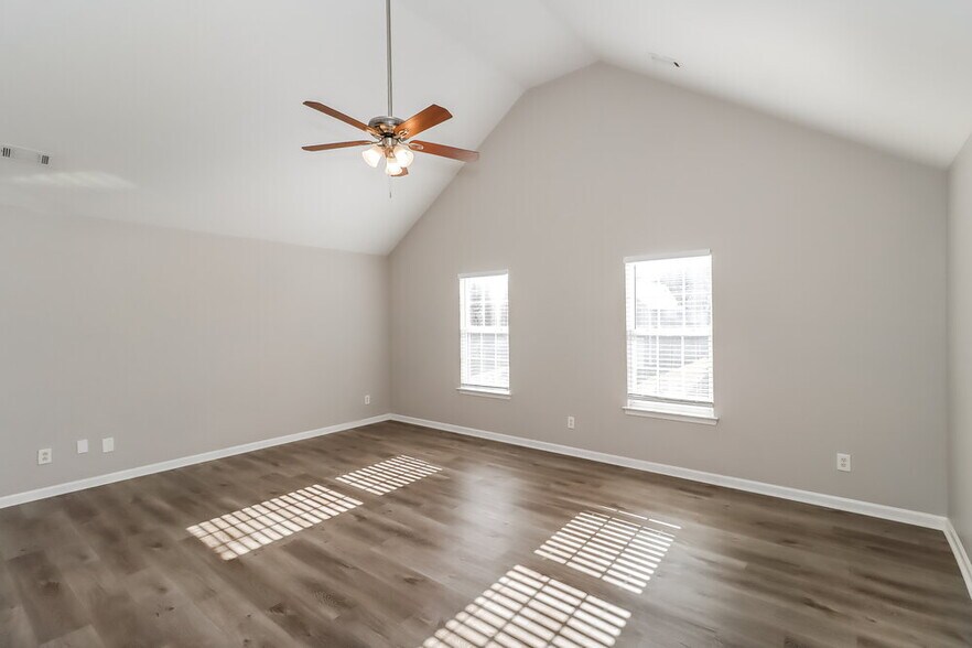 Building Photo - 5814 Twin Brook Dr