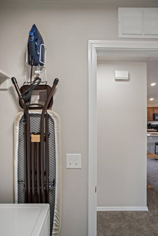 Building Photo - 11590 Maidstone St