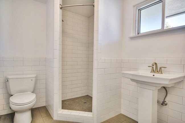 Building Photo - 6696 Del Playa Dr