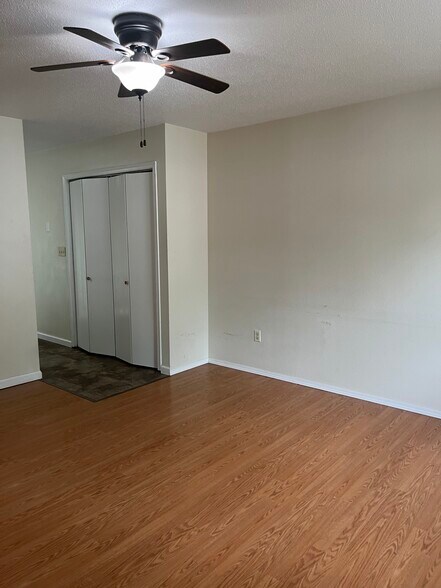 Building Photo - 312 Linden
