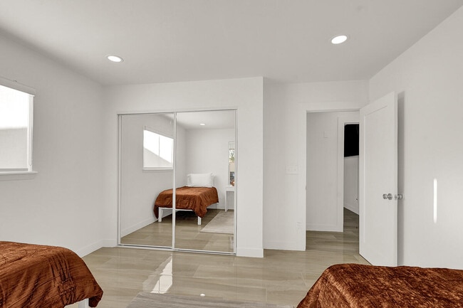 Building Photo - 7313 Cerro Negro Dr
