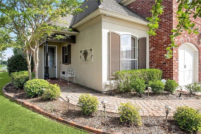 Building Photo - 109 Grand Champions Ln