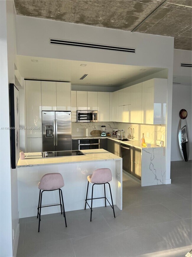 Building Photo - 780 NE 69th St