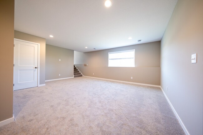 Building Photo - 1121 Dorothy Ln