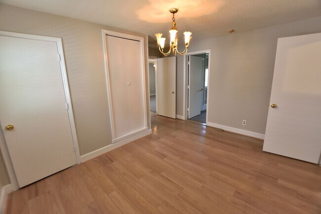 Building Photo - 626 Woodland Ave