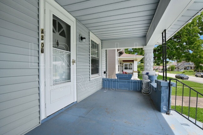 Building Photo - 4203 Vermont Ave