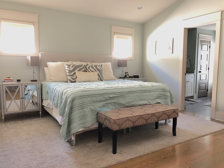 Building Photo - 313 S 17th St