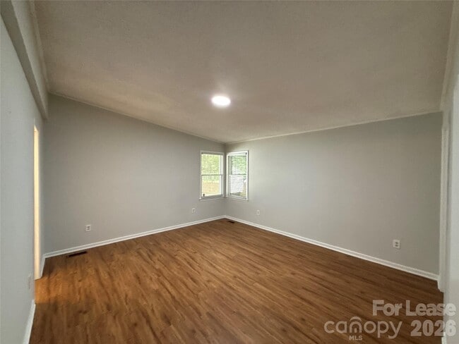Building Photo - 7905 Haverstraw Ct