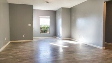 Building Photo - Welch