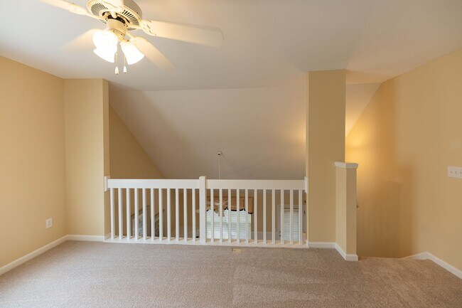 Building Photo - 111 Goldfinch Ave