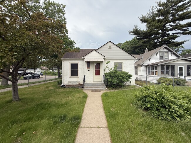 Primary Photo - 3901 N Thomas Ave