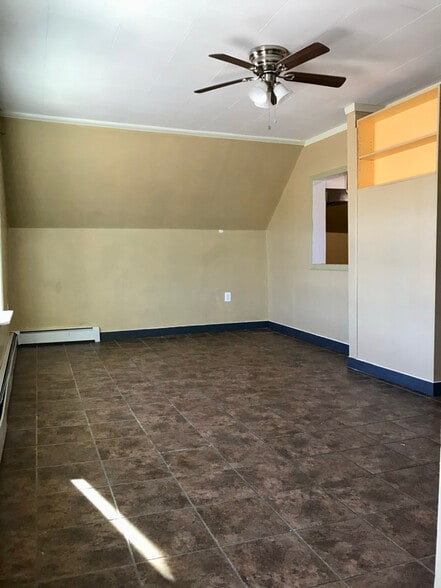 Building Photo - 575 White Mountain Hwy