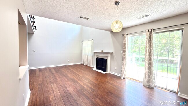 Building Photo - 102 Cambric Pl