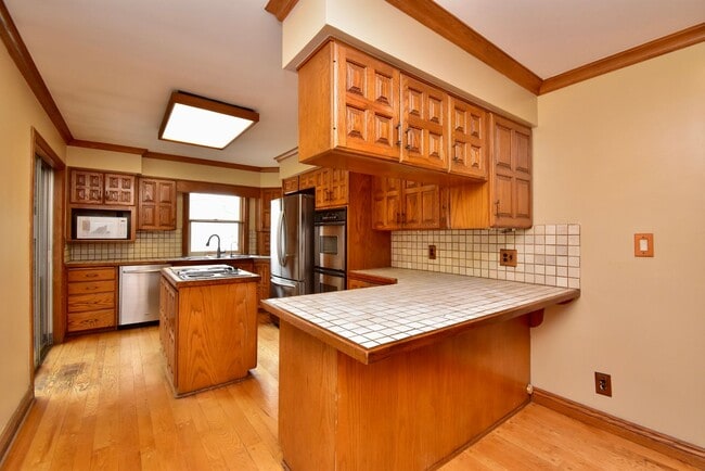 Building Photo - Great Three Bedroom Home in Cottonwood Heights!!!