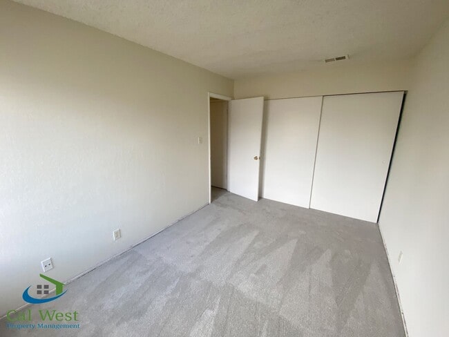 Building Photo - $3195-Updated Two Story Town Home in Bloss...
