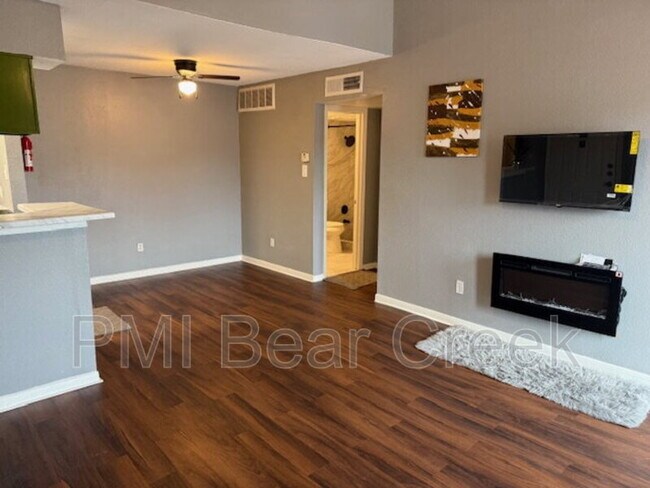 Building Photo - 9550 Deering Dr