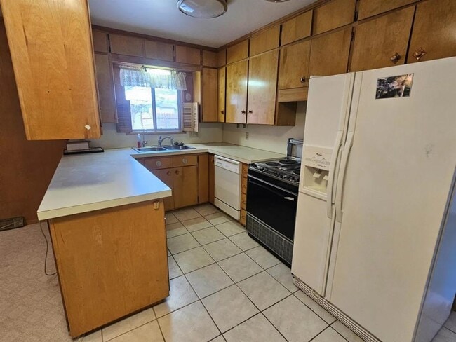 Building Photo - 3254 Buena Vista Rd